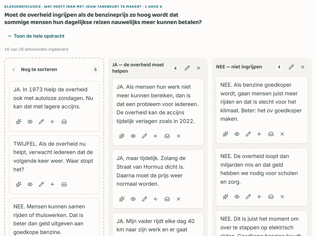 Klassendiscussie met antwoorden van leerlingen in Nomade Actueel
